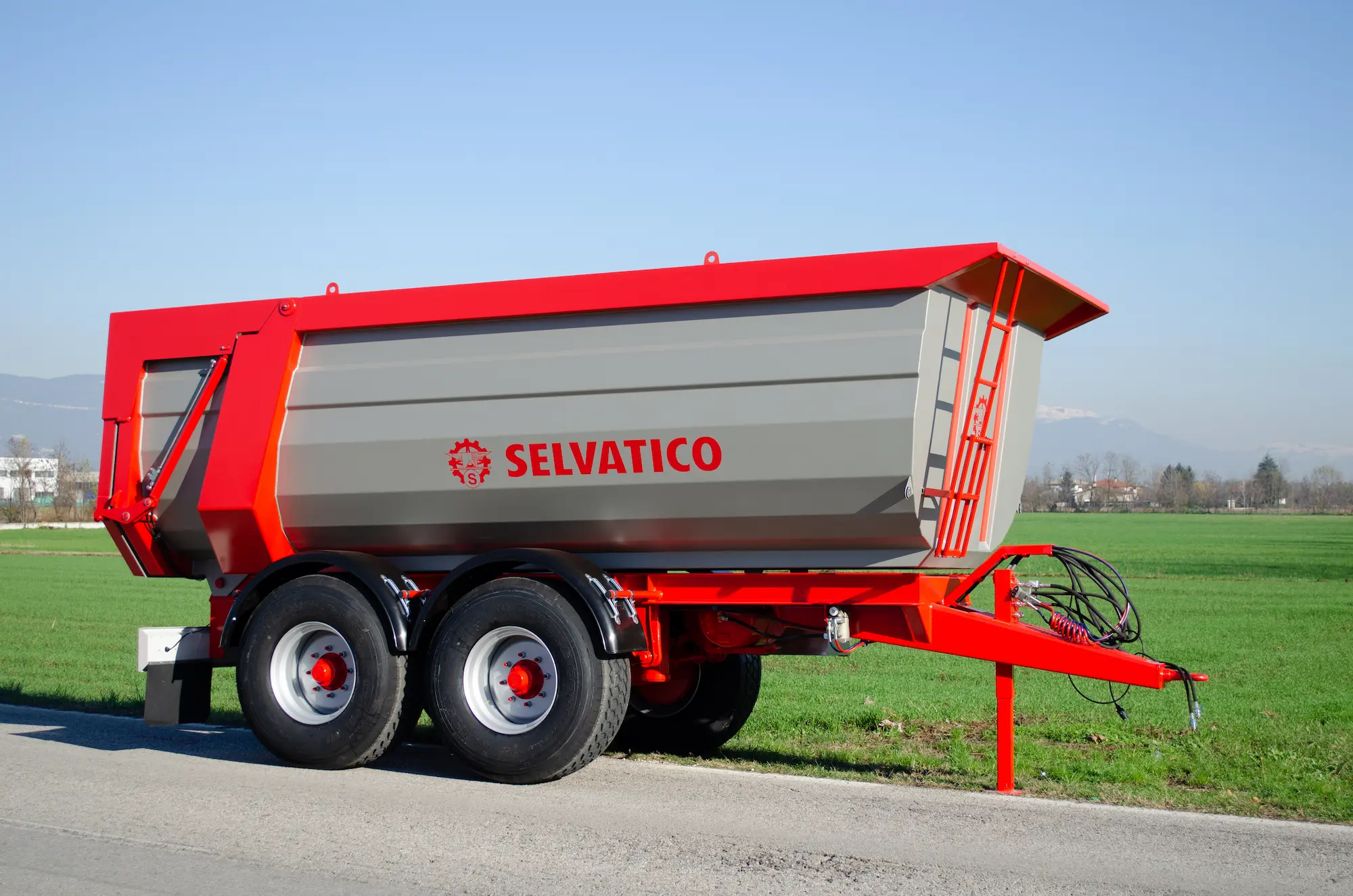 D14T-P-rimorchio-rosso-grigio-selvatico-clienti-davanti